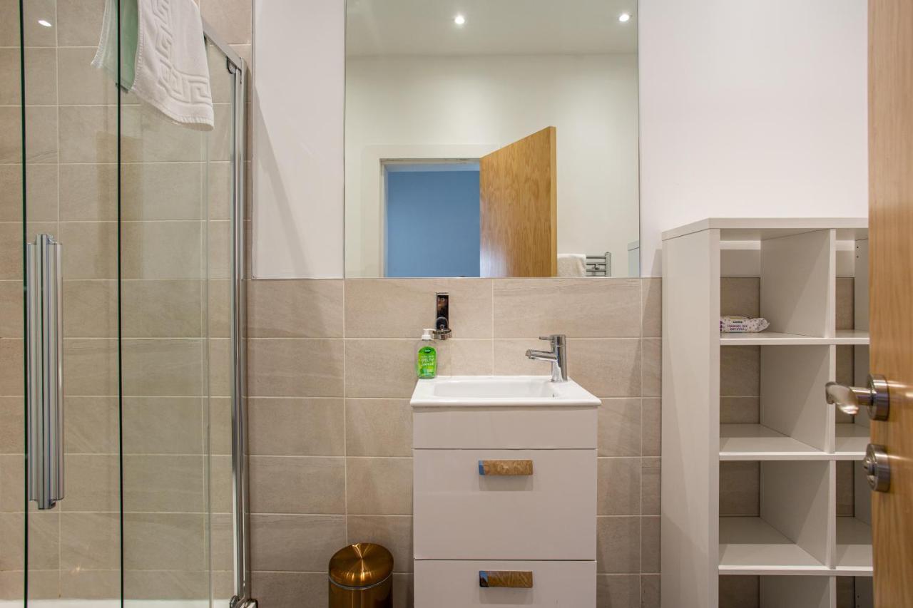 Modern Luxury Apartment, Sleeps 6, Best Location ベルファスト エクステリア 写真