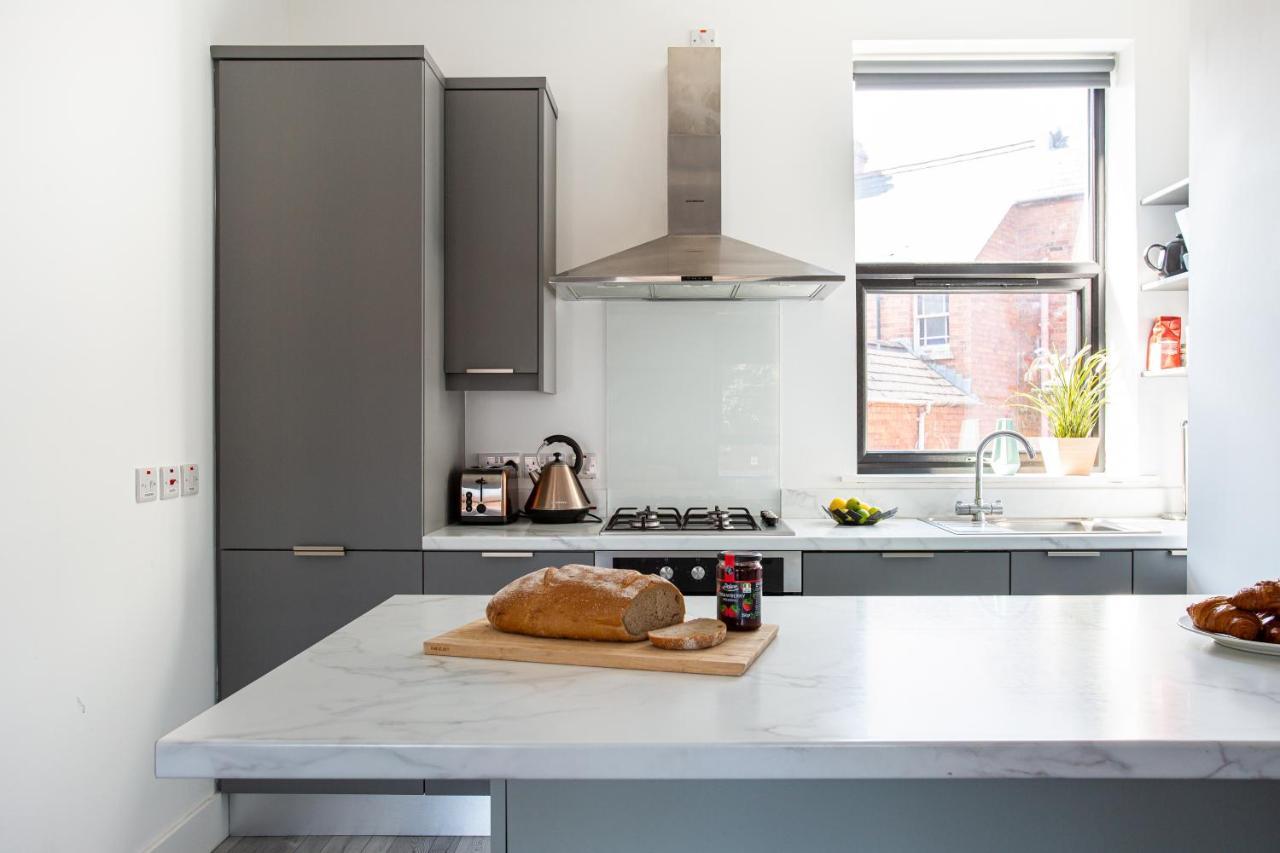 Modern Luxury Apartment, Sleeps 6, Best Location ベルファスト エクステリア 写真